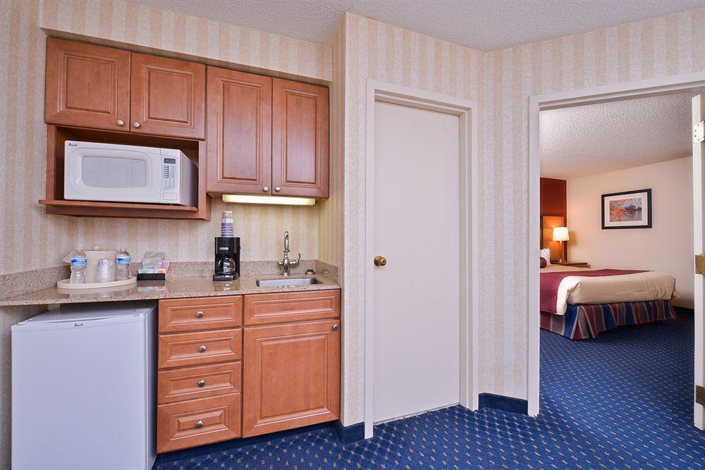 Best Western La Plata Inn Exterior photo